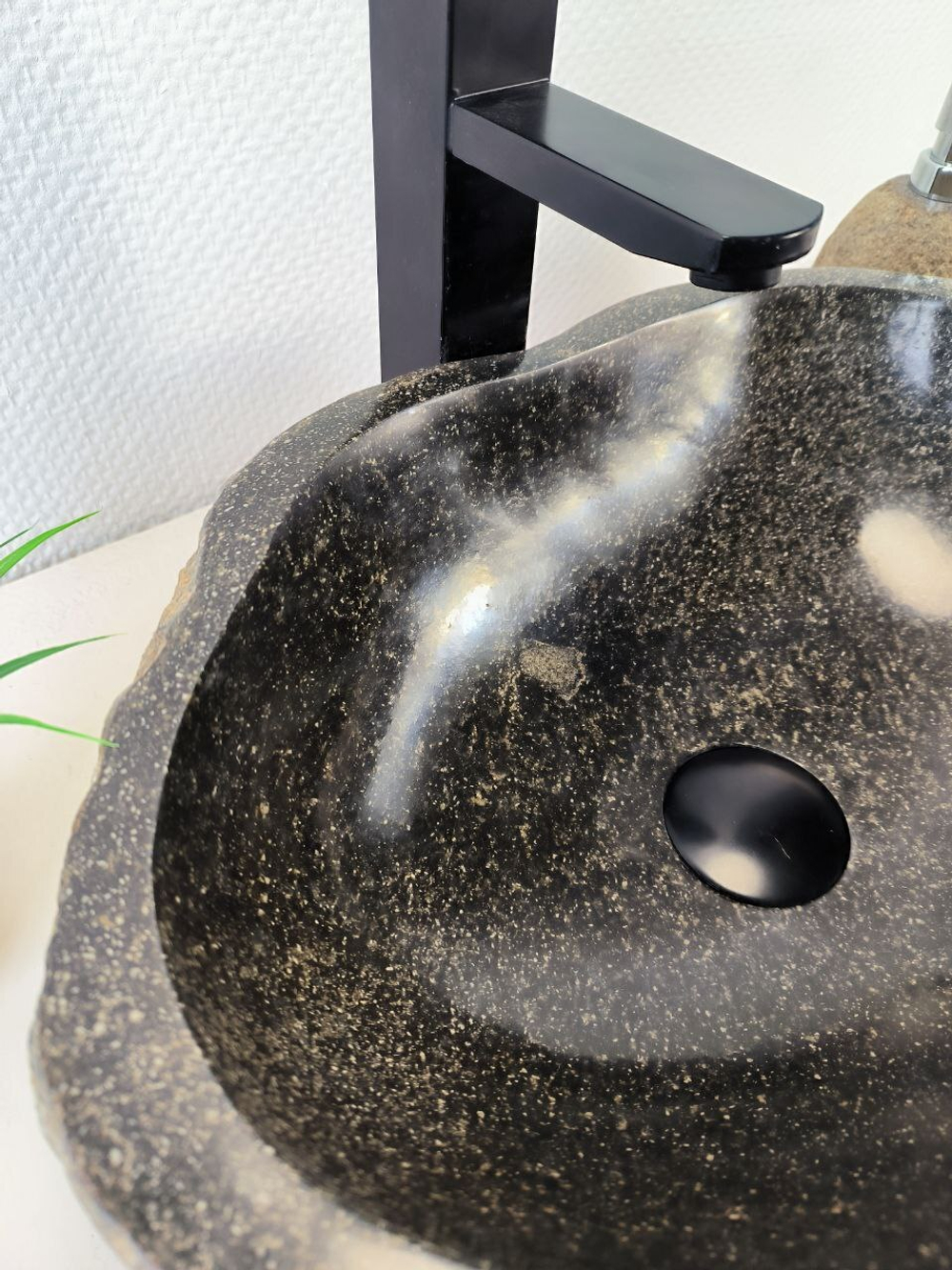 Раковина из речного камня RS-65995 46х33х15 из натурального камня