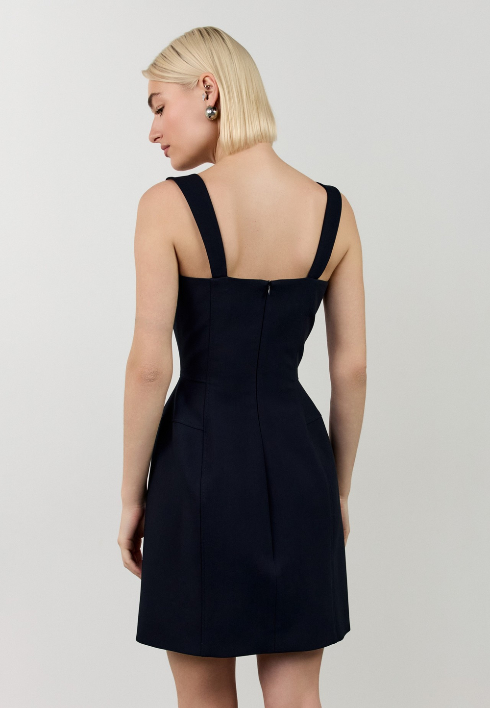 Платье мини с чашечками