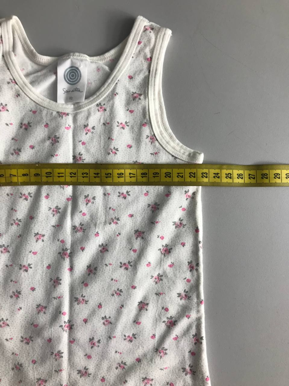 Майка Sanetta с цветочками, визуально на 2 года