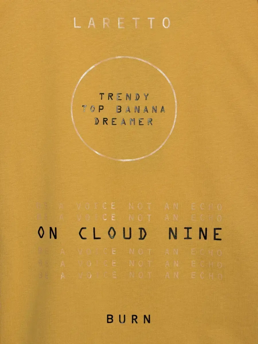 Футболка горчичного цвета для мальчика