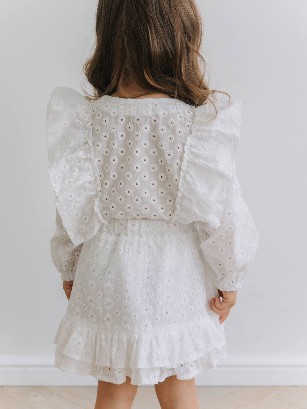 Блузка с рюшами, Молоко