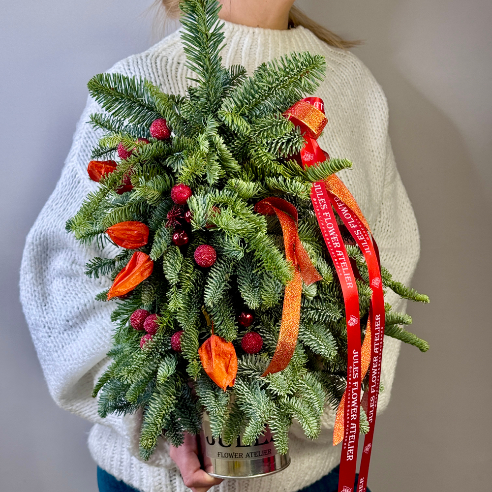 «Вечер у камина» композиция из пихты на Новый год и Рождество