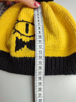 Шапка яркая