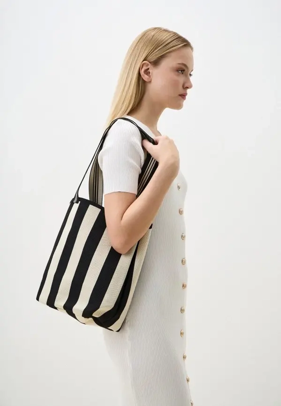 5161-044-649 white/black-25L Женская сумка