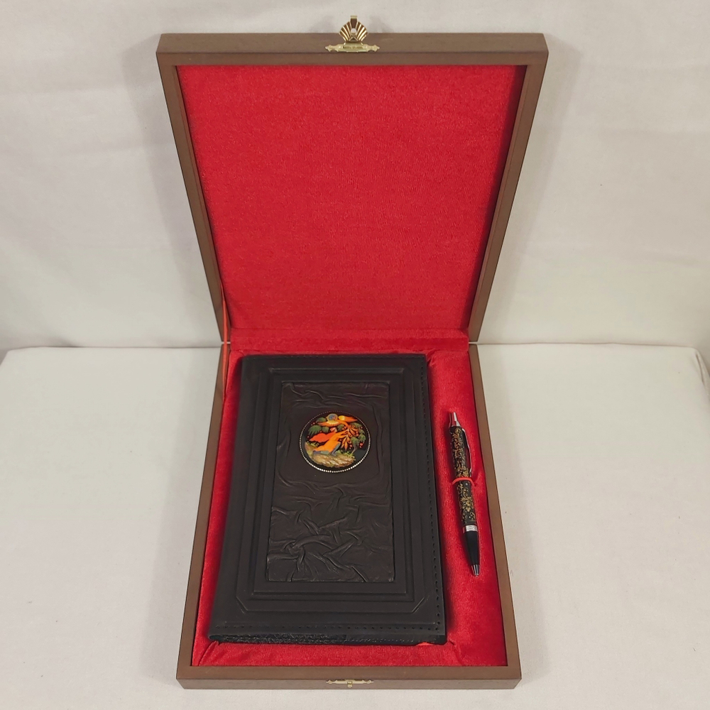 Ежедневник А5 "Иван-царевич и Жар-птица" (обложка из натуральной кожи) и ручкой с росписью Палех в футляре