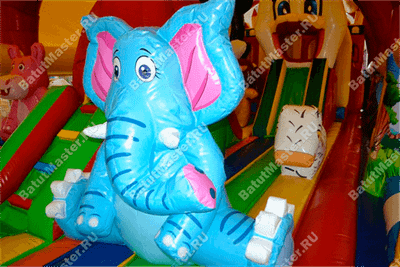 Коммерческий надувной батут "Зверята с крышей" 14*7*6 м