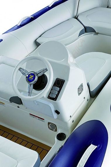 Лодка надувная ZODIAC Yachtline deluxe NEO 470 ( с синими вставками )