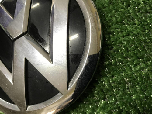 Эмблема решетки радиатора VW Polo sedan 5 (15-20)