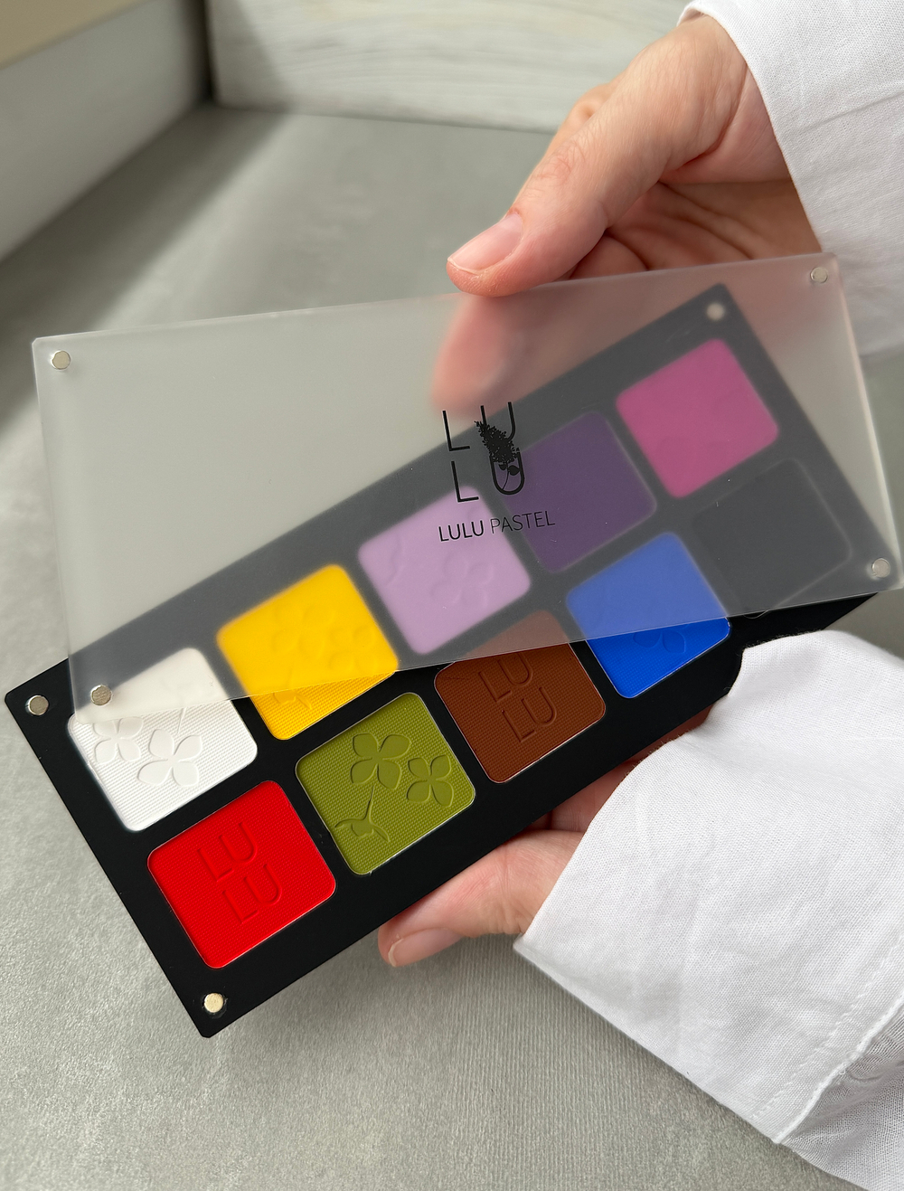 Набор пастели на 10 цветов " База " в магнитном футляре