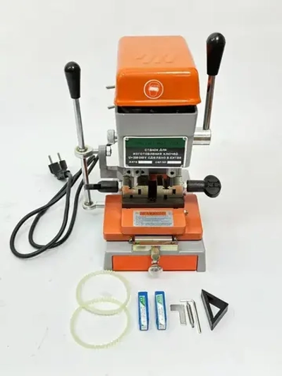 Станок для изготовления ключей Wen Hai 368A