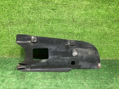 Пыльник заднего бампера левый Toyota Land Cruiser 200 (2015-2021)