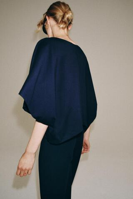 ZARA ХЛОПКОВАЯ ФУТБОЛКА С РУКАВАМИ-НАКИДКАМИ, МОРСКОЙ СИНИЙ