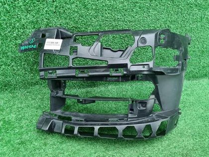 Кронштейн переднего бампера BMW 5er G30 (17-20)