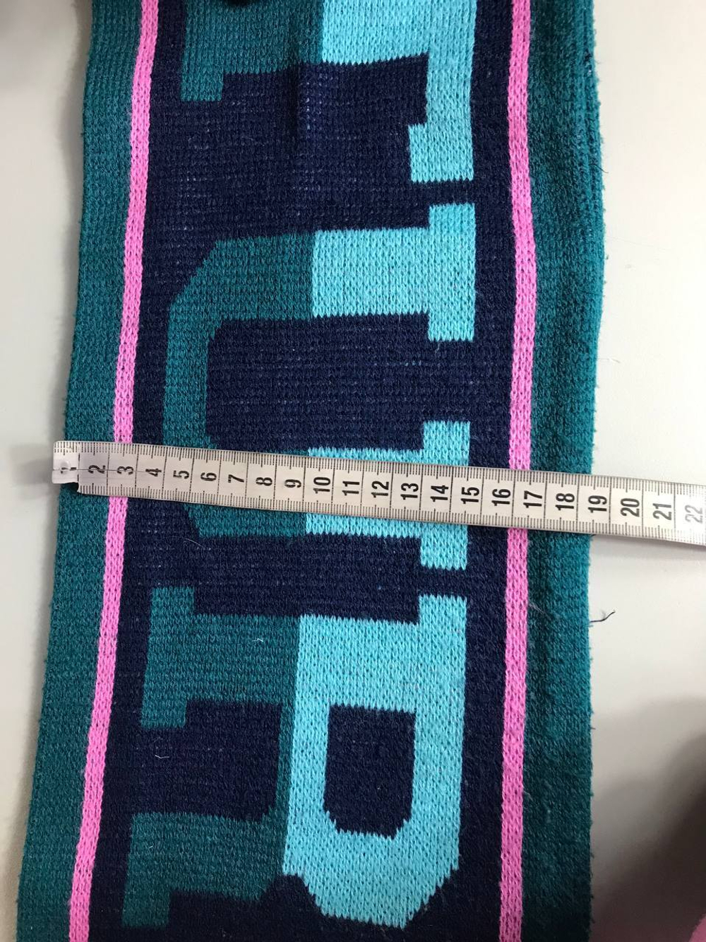 Шарф для яркого акцента