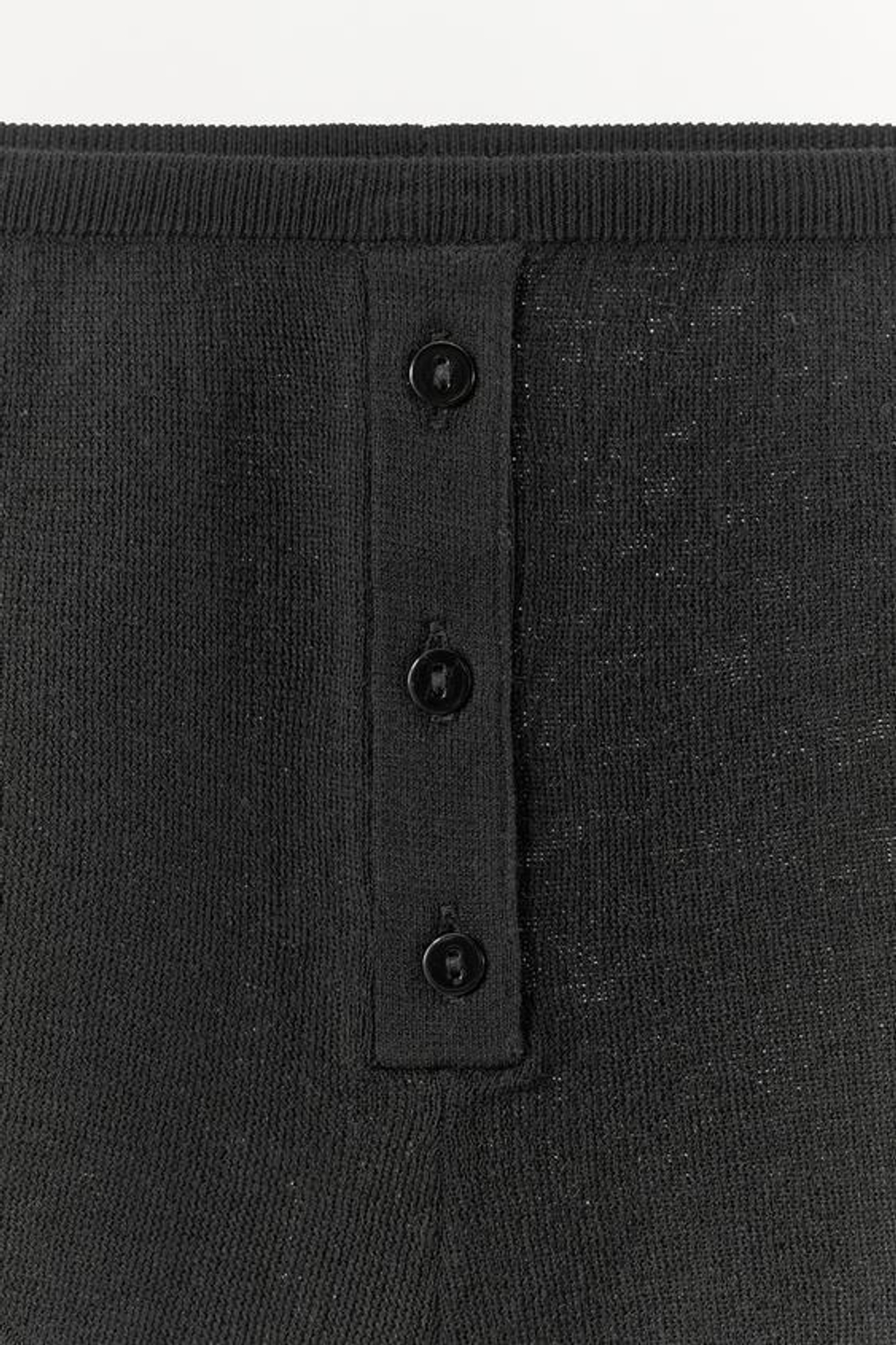 ZARА МИНИ-ШОРТЫ ИЗ ХЛОПКА С ПУГОВИЦАМИ, ЧЕРНЫЙ