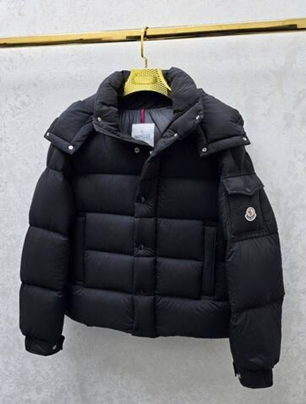 Пуховик Moncler