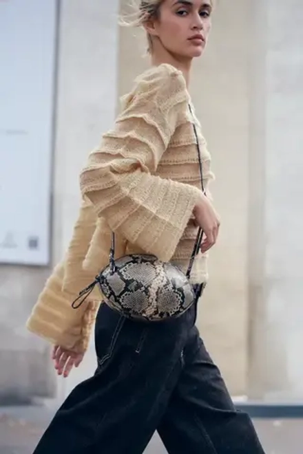 ZARA ОВАЛЬНАЯ СУМКА С ТИСНЕНИЕМ ПОД КРОКОДИЛОВУЮ КОЖУ, РАЗНОЦВЕТНЫЙ