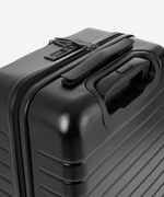 Чемодан для ручной клади JÖGEL ESSENTIAL Carry on Spinner, черный