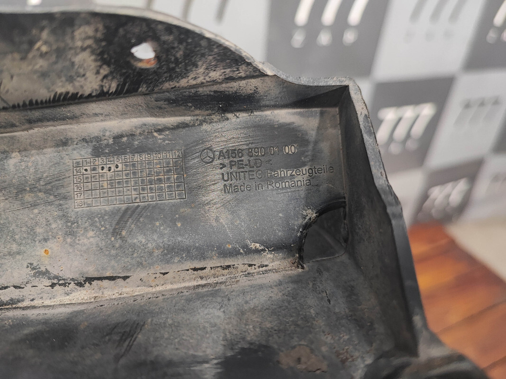 Брызговик задний левый Mercedes GLA (X156) 13-20 Б/У Оригинал A1568900100