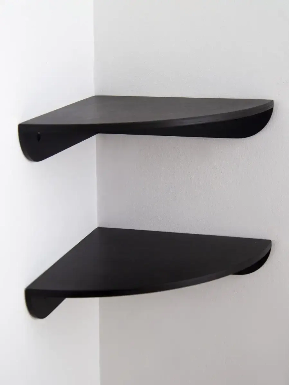 Комплект угловых полок. 2 штуки 25*25 см