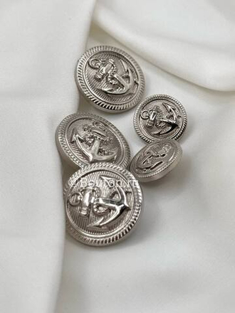 Пуговицы с якорем серебристые пластиковые