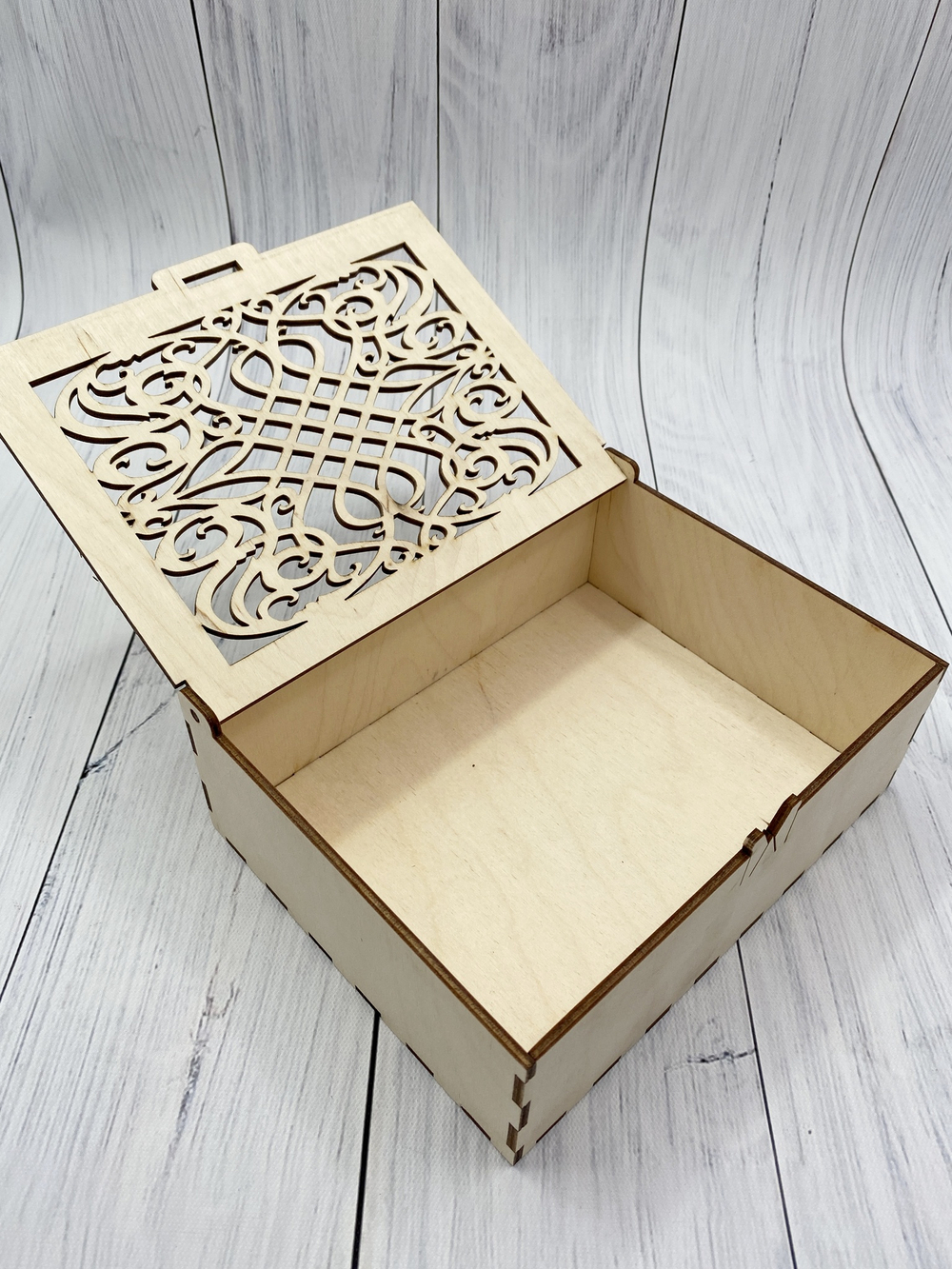 ажурная коробка