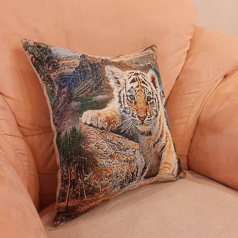 Декоративная гобеленовая наволочка для интерьерной подушки Малыш (38х38)