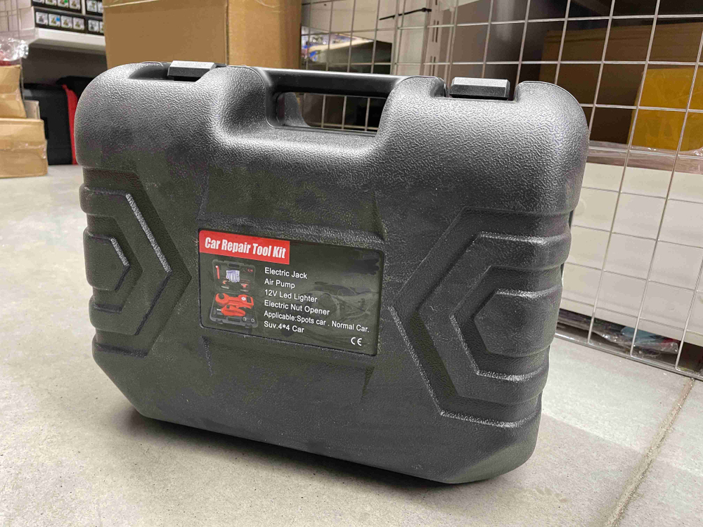 Домкрат 5т электрогидравлический, с компрессором для шин, гайковерт с насадками комплект 3в1