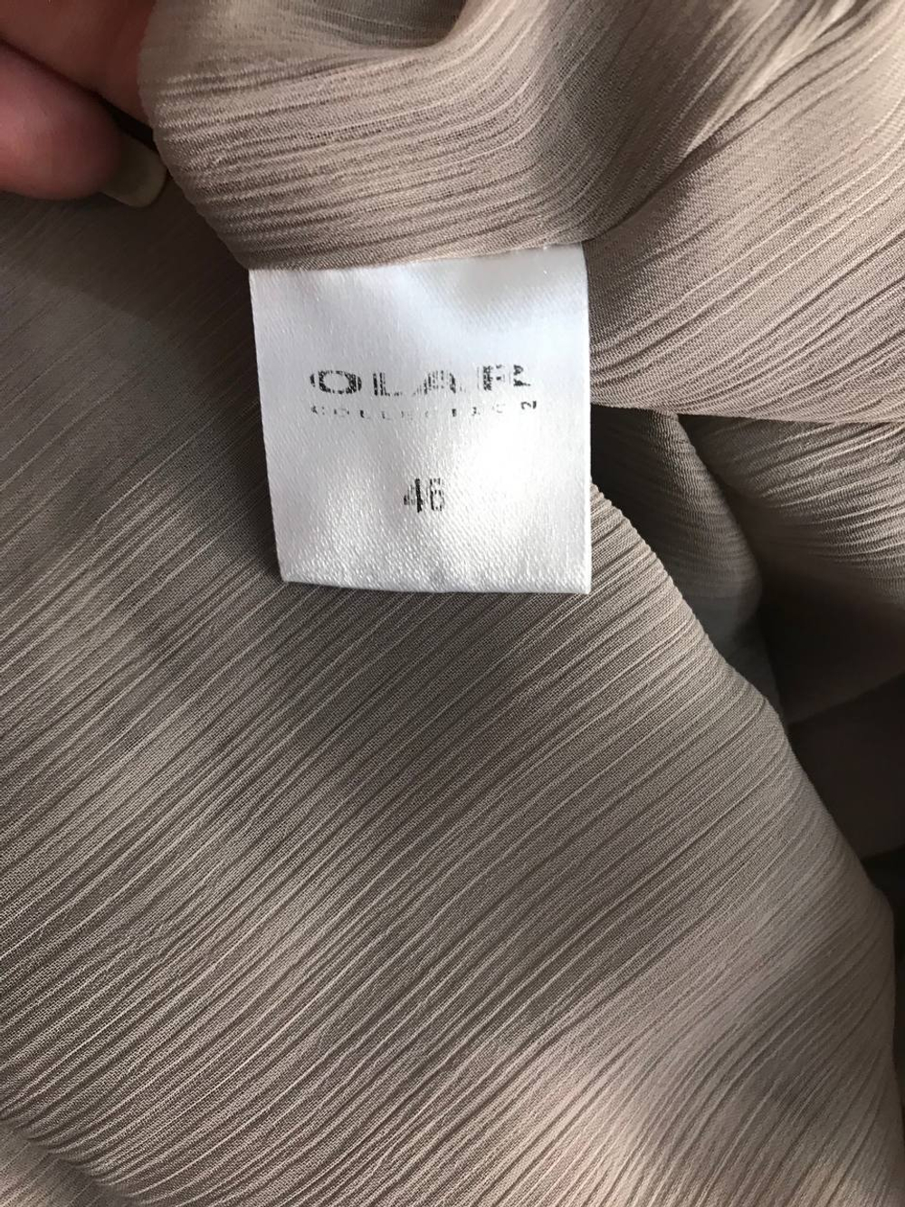 Платье Olar приятного оттенка, визуально на 46 размер