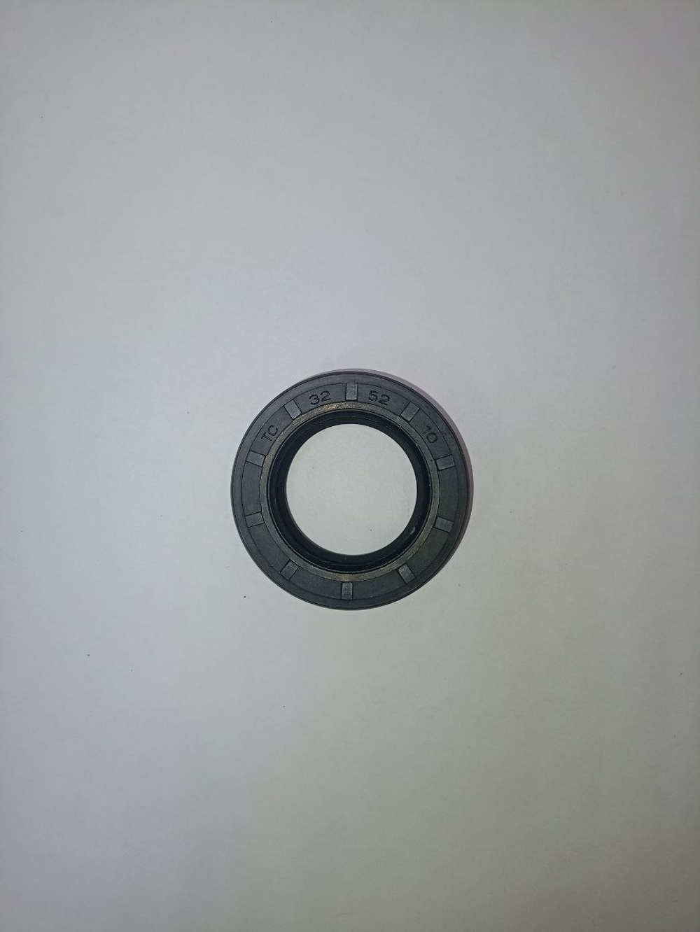 Сальник ( манжета армированная ) ТС 32x52x10 NBR