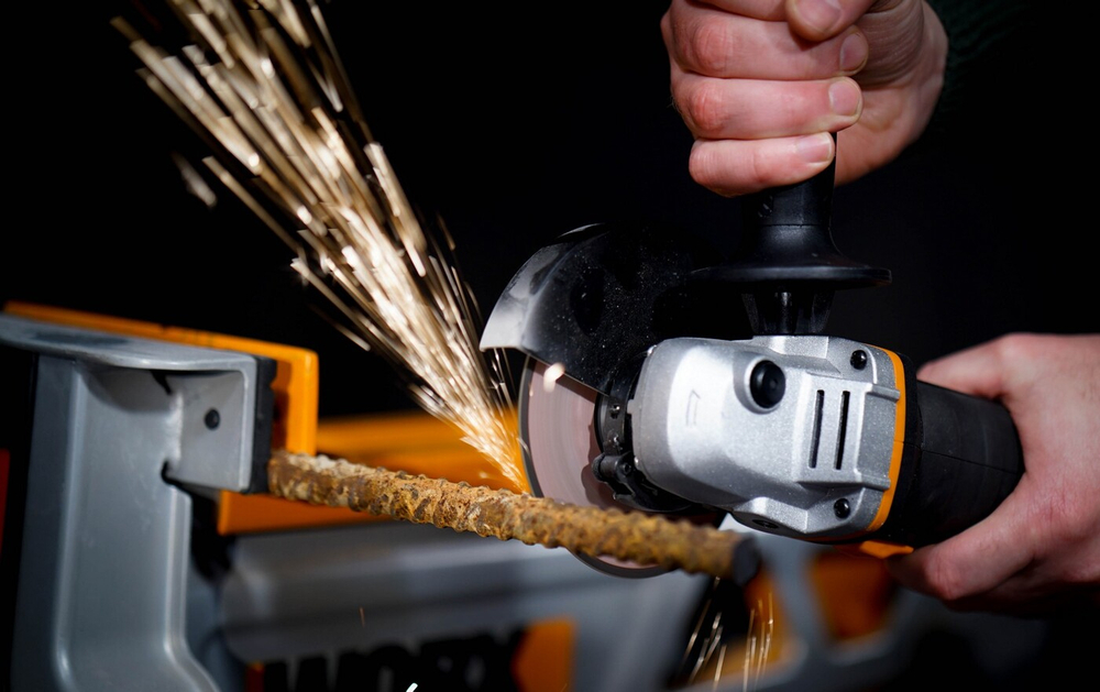 Угловая шлифмашина аккумуляторная WORX WX803