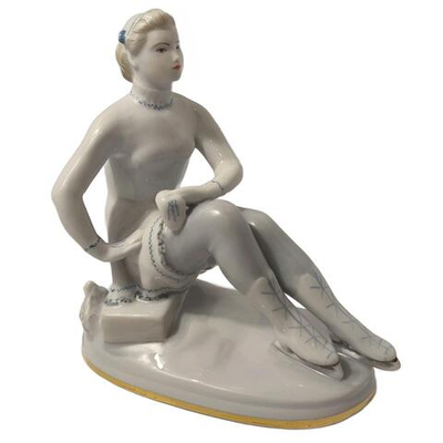 Фарфоровая статуэтка "Фигуристка-физкультурница" ЛФЗ