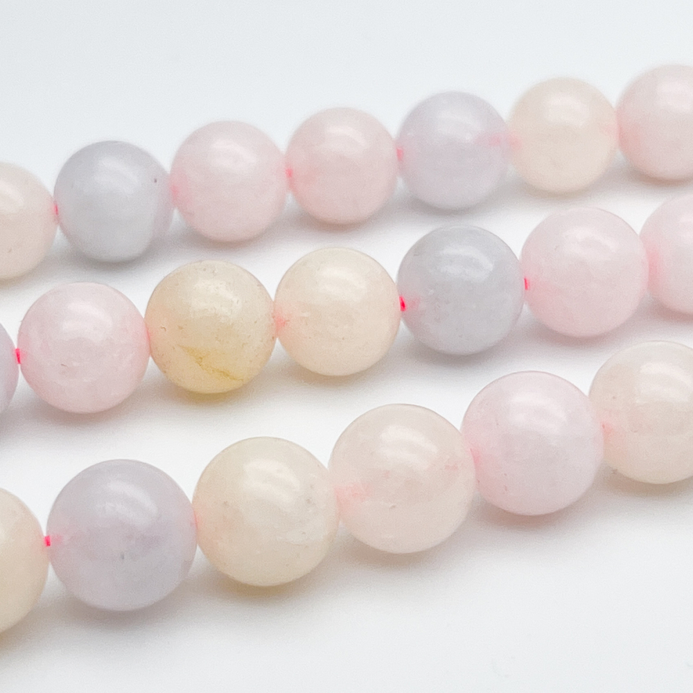 Кварц, тонированный под берилл, диаметр 10,4-10,7 мм, цена за 18-19 шт (1/2 нити)