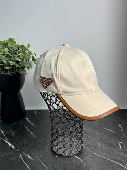 Кепка Prada