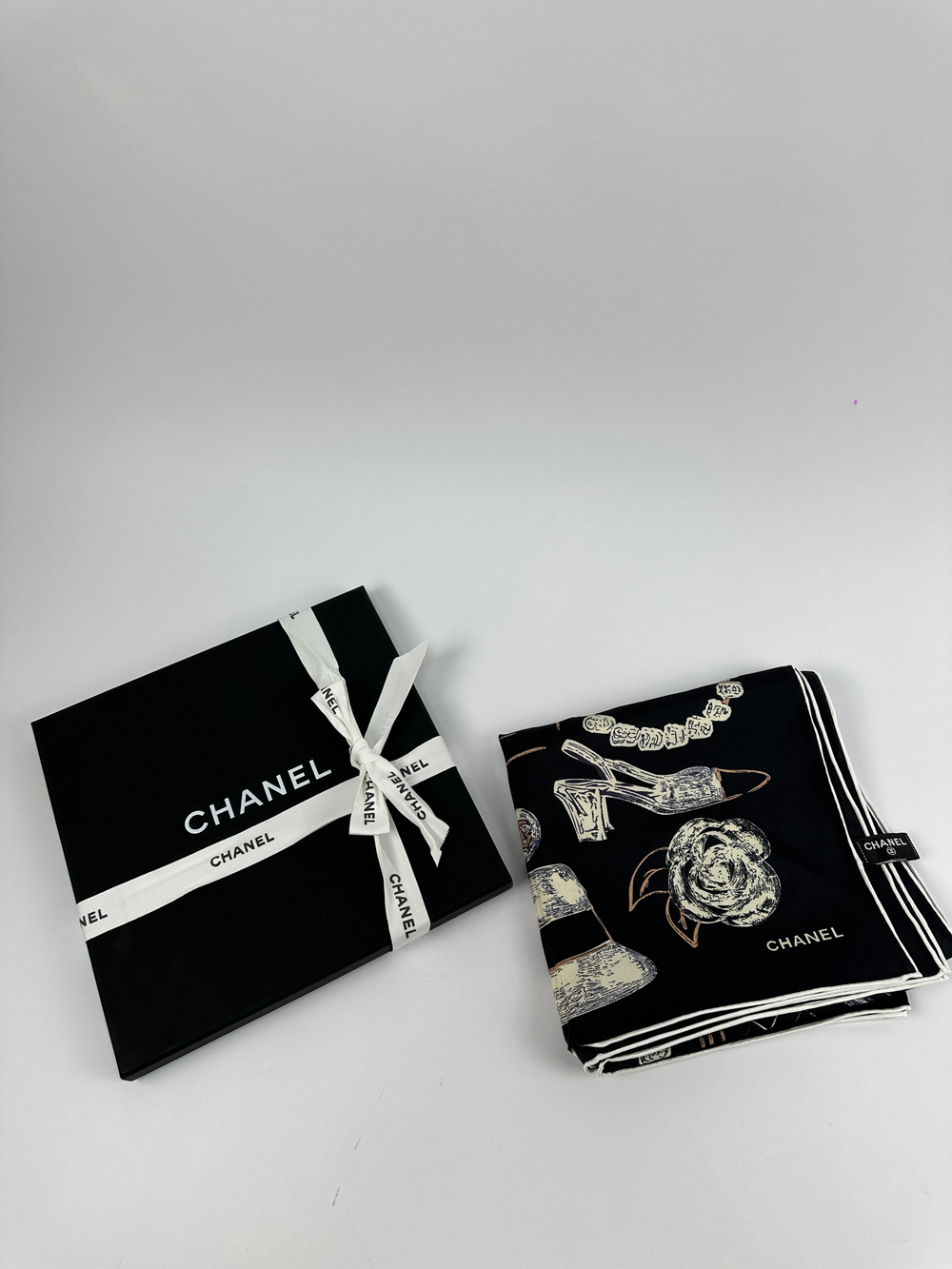 Платок Chanel Nine