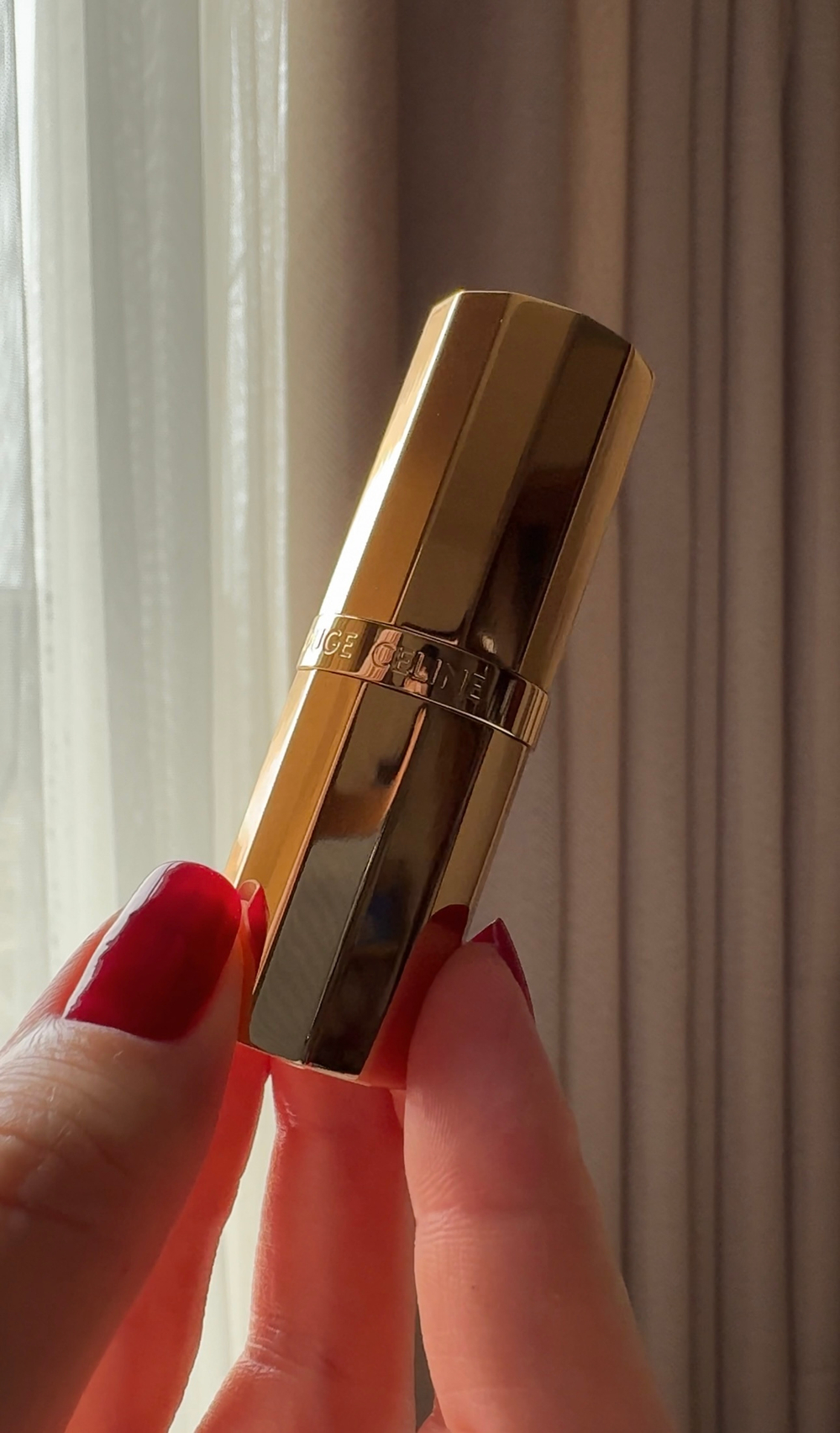 Помада LA PARISIENNE ESSENTIAL NUDE Celine