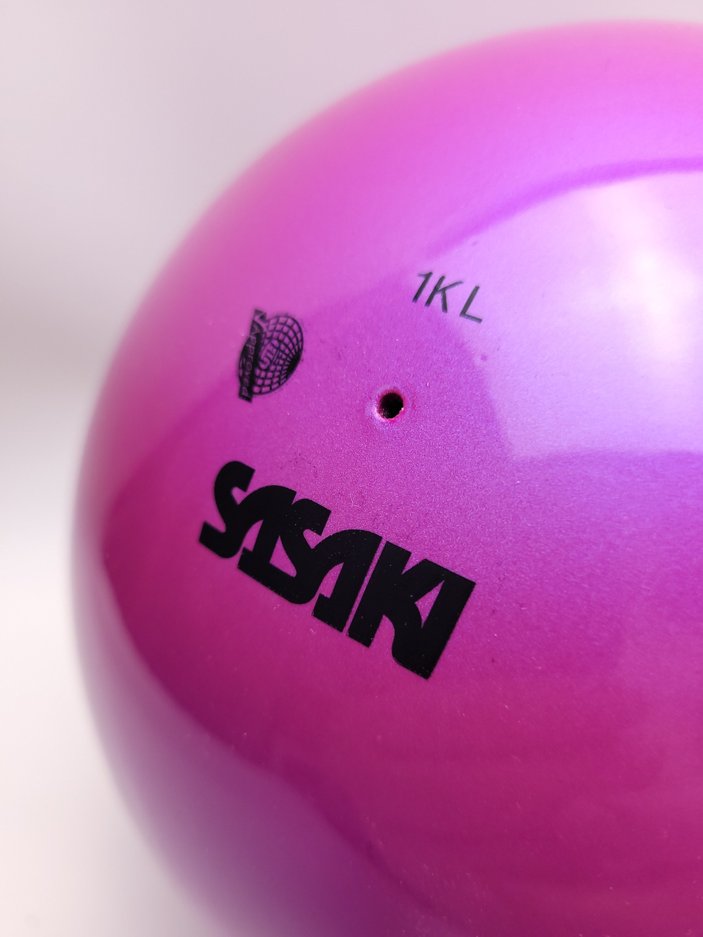 Мяч Sasaki 18,5 см серия "Магнетик" Малиновая орхидея