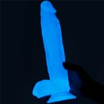 Прозрачный, светящийся в темноте фаллоимитатор Lumino Play Dildo - 21,5 см. (Цвет: прозрачный)
