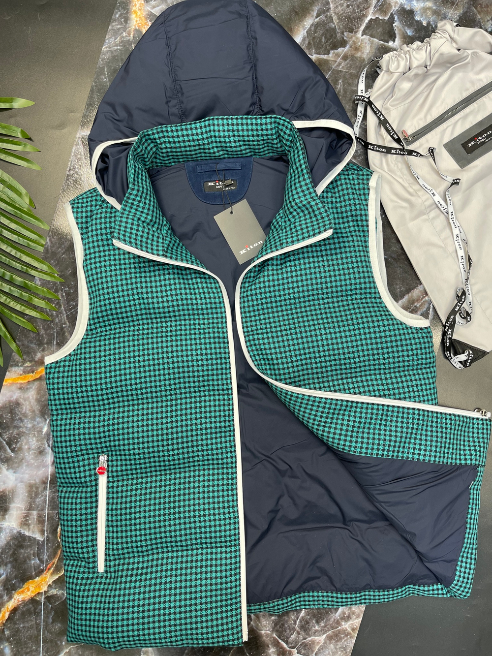 Безрукавка Kiton