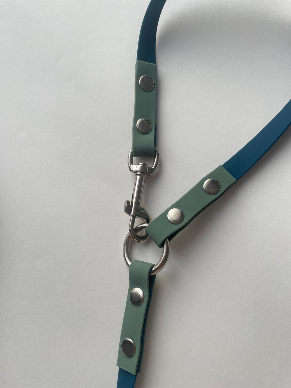 Поводок перестежка для средних собак 3 м., 15 мм. Темно - синий, шалфей