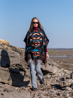 Пончо шерстяное с орнаментом