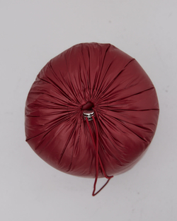 Пуховик бордовый