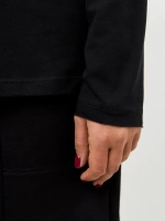 Лонгслив с цельнокроеным воротником