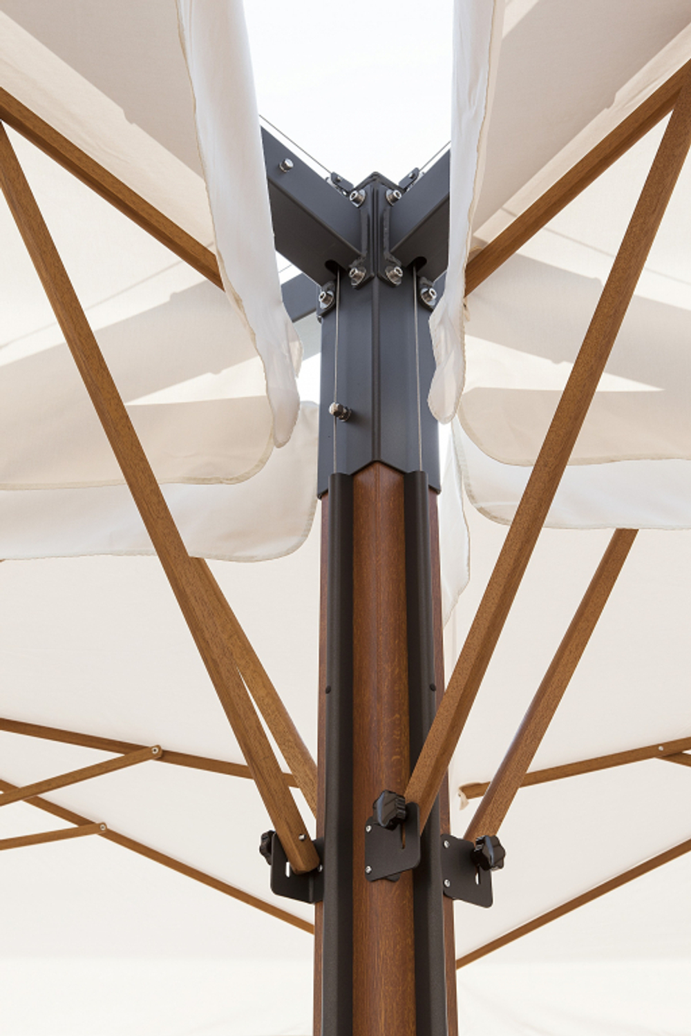 Зонт профессиональный четырехкупольный 6х6 м Scolaro Wood Poker, имитация ироко, слоновая кость