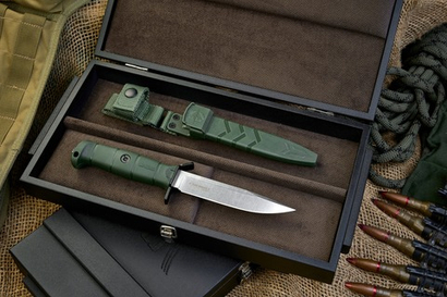 Подарочный набор: Combat AUS-10Co (Cryo) StoneWash Olive и шкатулка 80 лет Великой Победы