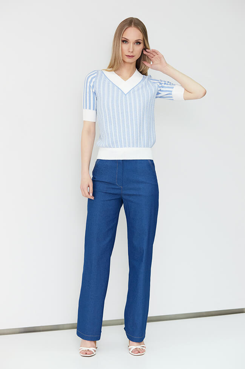 22396 Джемпер женский (молочно-голубой жаккард)