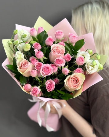 Авторский букет в розовой гамме