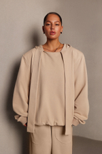 Худи с накладными плечами