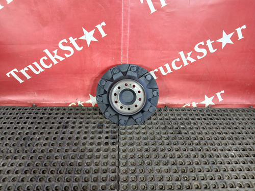 Фланец ступицы передней