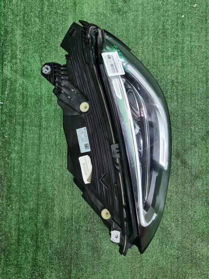 Фара левая Mercedes GLC X253 (2019-2022) LED